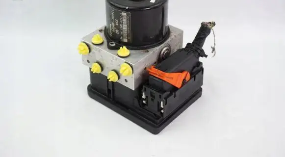 Toyota Yaris ABS Pump 445400D011 895410D030