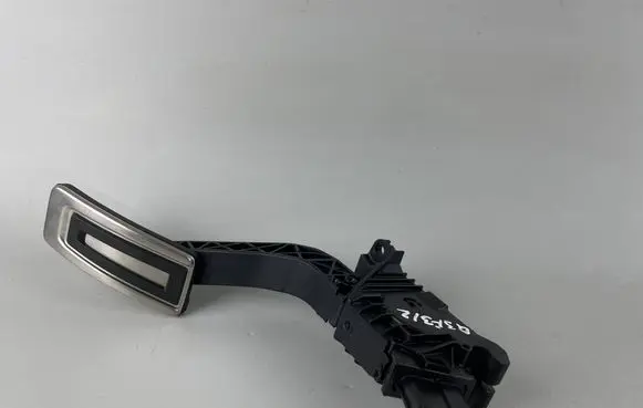 Audi Q3 F3 Accelerator throttle pedal 5Q2723503F