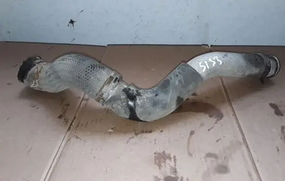 Hyundai Trajet Intercooler hose/pipe NOCODE