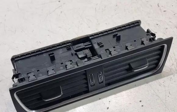 Audi A5 8T 8F Dash center air vent grill 8T2820951D