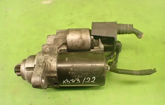 Volkswagen Jetta V Starter motor 02T911023M