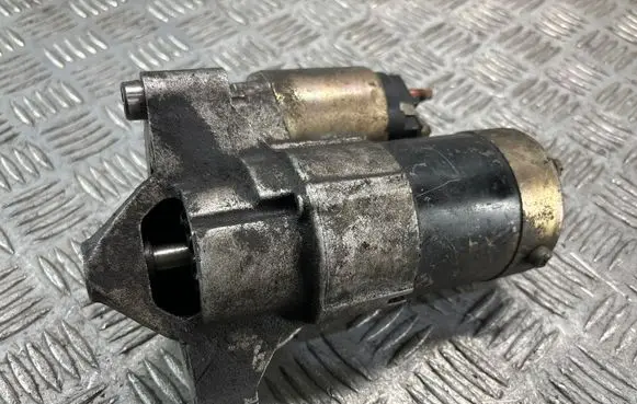 Citroen C8 Starter motor M000T85381