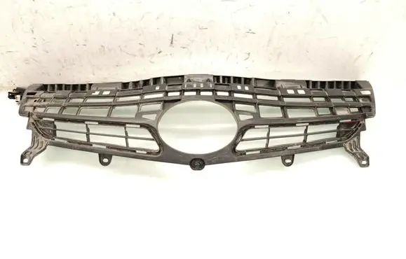 Toyota Prius (XW30) Front bumper upper radiator grill 5311147040