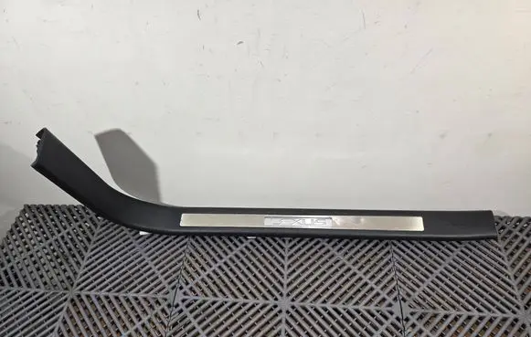Front sill trim cover