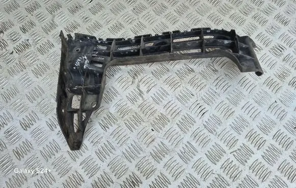 Rear bumper mounting bracket