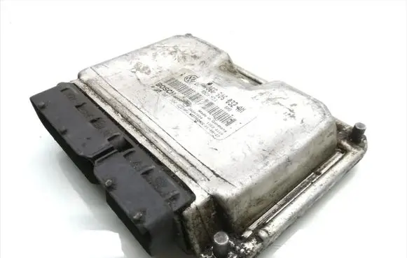 Volkswagen Bora Engine control unit/module 066906032AM 0261207380 26SA7834