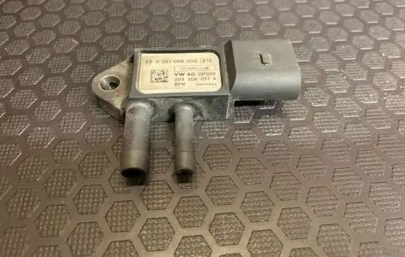 Audi A5 8T 8F Exhaust gas pressure sensor 059906051A 0281006006
