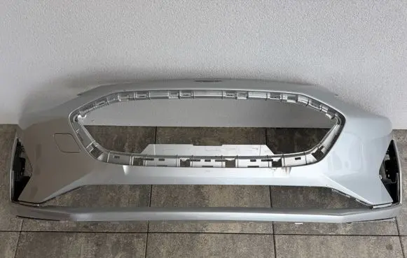 Ford Focus Front bumper JX7B17757S