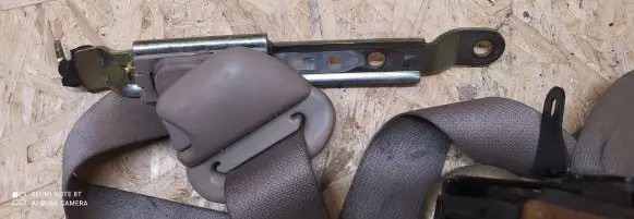 Nissan X-Trail T30 Front seatbelt C9043