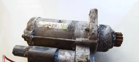 Volkswagen PASSAT B7 Starter motor