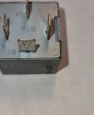 Volkswagen Golf VI Other relay 141951253B 20240072