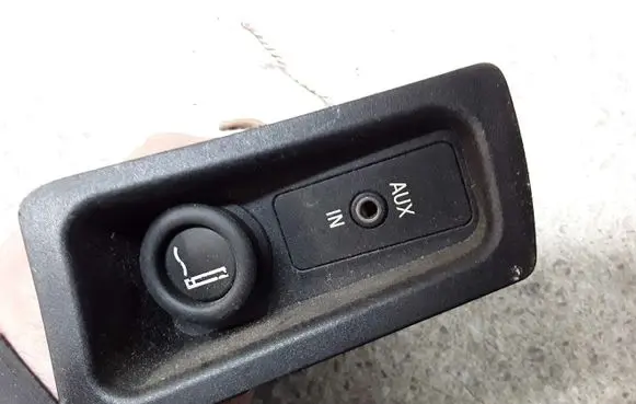 BMW 1 E81 E87 AUX in-socket connector 6930561