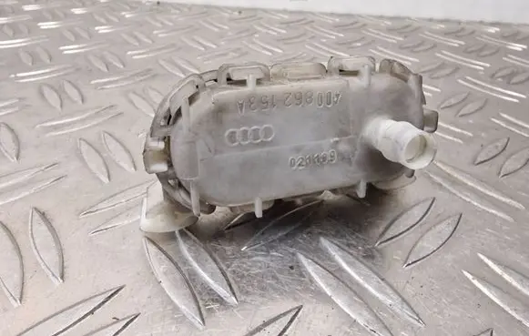 Audi A8 S8 D2 4D Central locking vacuum pump 4D0862153A