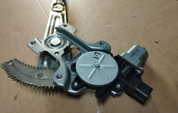 Peugeot 4007 Front door window regulator with motor 5713A085