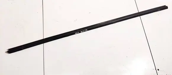 Opel Corsa D Windshield trim 13188958
