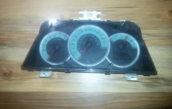 Toyota Corolla Verso AR10 Speedometer (instrument cluster) 833000f010l