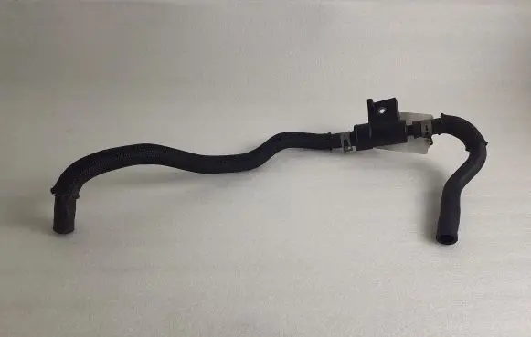 Coolant pipe/hose