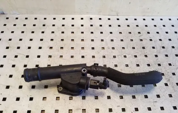 Audi A4 S4 B7 8E 8H Engine coolant pipe/hose 038121132G