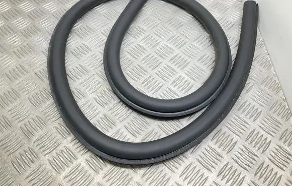 Audi A3 S3 8V Rubber seal front coupe door 8V7831707