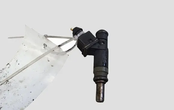 BMW 3 E46 Fuel injector 7506158