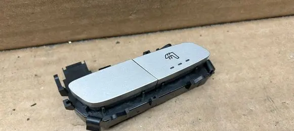 Mercedes-Benz E W213 Seat heating switch A2139057302 7855