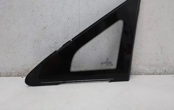 Mercedes-Benz Vito Viano W639 Front triangle window/glass A6396736305 6396736305