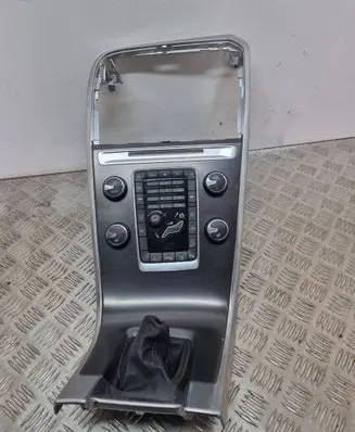 Volvo XC60 Radio/GPS head unit trim 31351388