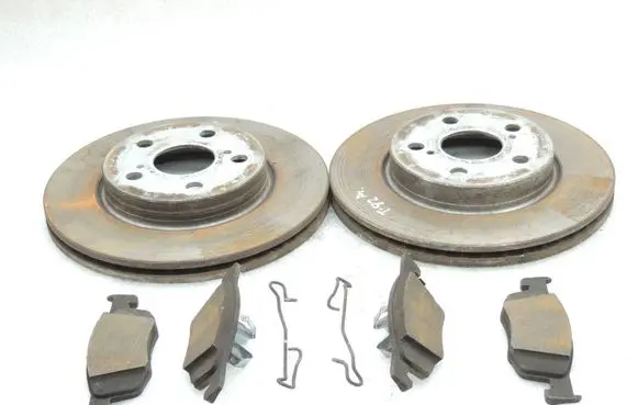 Toyota Yaris XP210 Front brake disc 43512K0030 04465K0000