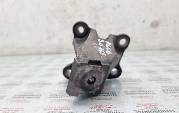 Audi A6 S6 C6 4F Engine mounting bracket 4F0199307AA