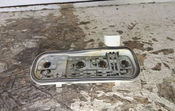Audi A4 S4 B6 8E 8H Tail light bulb cover holder 8E9945258 28372201