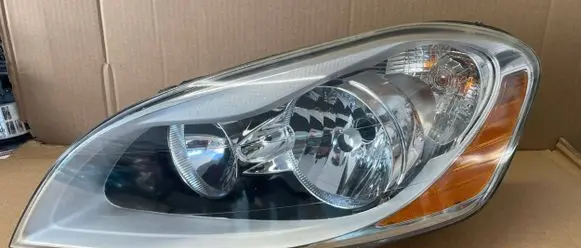Volvo XC60 Headlight/headlamp 30763143