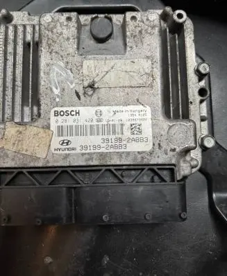 Hyundai ix35 Engine control unit/module 391992ABB3 0281031420