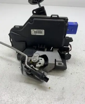 Audi A8 S8 D3 4E Rear door lock 4E0839016