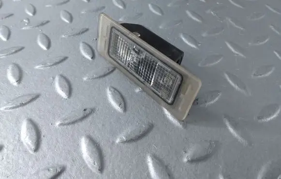 Cadillac XTS Number plate light 1350217