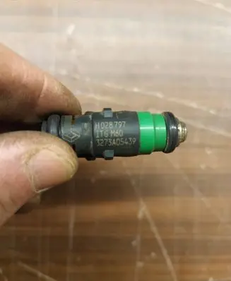 Renault Laguna II Fuel injector h028797