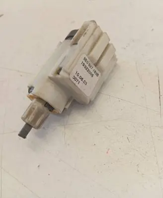 Volkswagen Transporter - Caravelle T5 Brake pedal sensor switch 8E0927189B 19322005