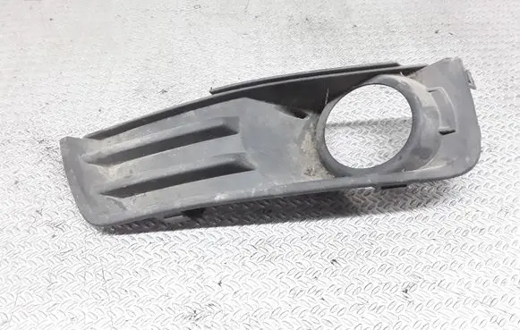 Ford Focus C-MAX Front bumper lower grill 3M51R19953A