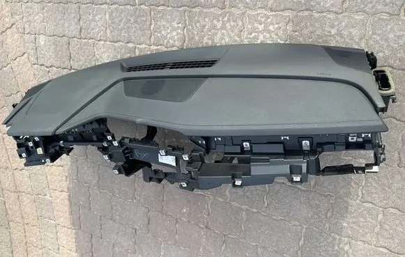 Audi e-tron Dashboard 4KL857033 156242062