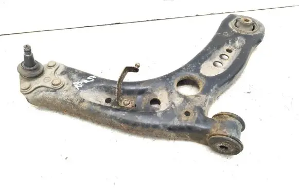 Volkswagen Golf VII Front lower control arm/wishbone 