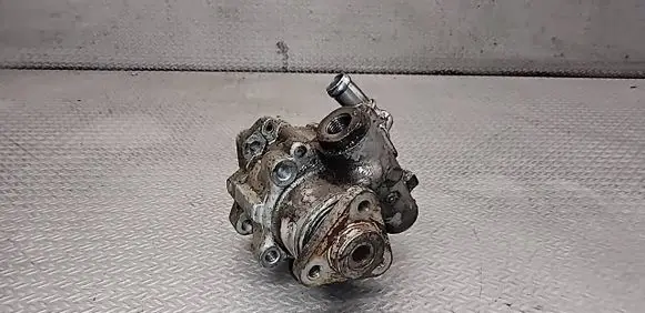 Audi A8 S8 D3 4E Power steering pump 