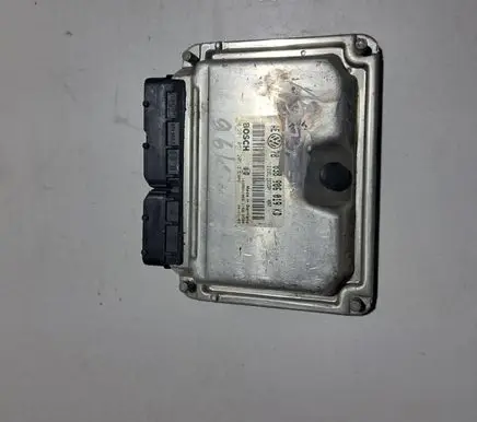 Volkswagen PASSAT B5 Engine control unit/module 038906019KD 0281011205 1039S01966