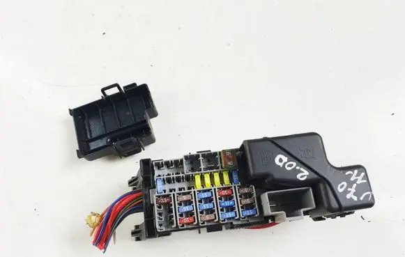 Volvo V70 Fuse box set DPUT3800159HWB