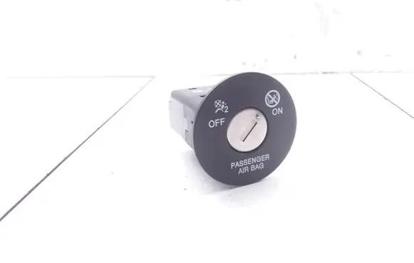 KIA Sorento Passenger airbag on/off switch 