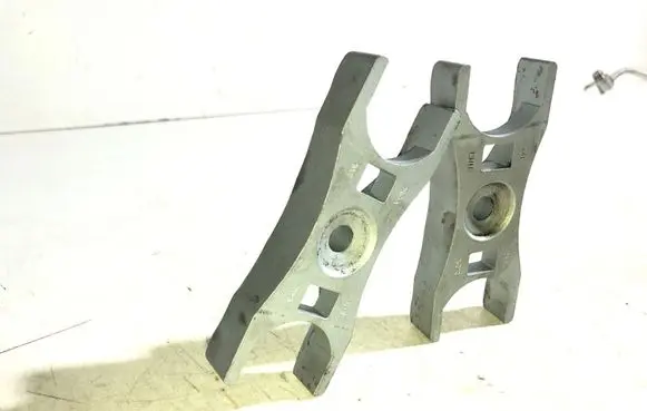 Audi Q5 SQ5 FY Fuel Injector clamp holder 04L216