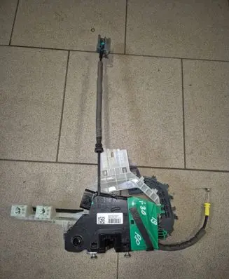 Hyundai i30 Front door lock 81320G3050