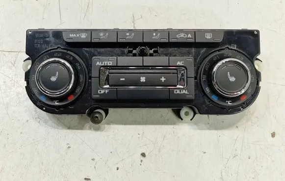 Skoda Octavia Mk2 (1Z) Climate control unit 3T0907044BS
