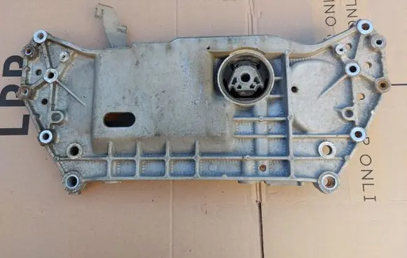 Volkswagen Touran I Front subframe 1K0199369F