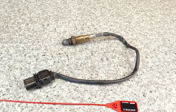 BMW 3 E90 E91 Lambda probe sensor 7793825