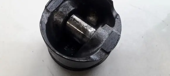 Peugeot 406 Piston 8531