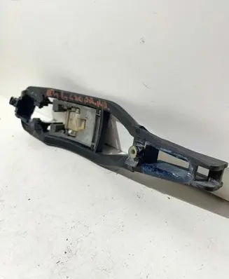 BMW 3 E46 Front door coupe exterior handle/bracket 8216121